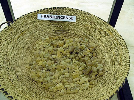 http://www.aromablog.ru/wp-content/uploads/1108/frankincense.jpg